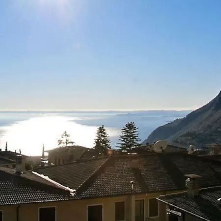 Schone Ferienwohnung Tiziano Mit Seeblick Und Balkon Lejlighed Tignale